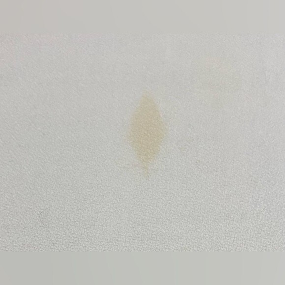 Vintage table runner hand embroidered butterflies and chrochet trimmed linen - Picture 6 of 8